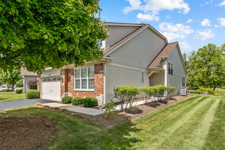 Property Photo: 846 Colchester Drive IL 60543