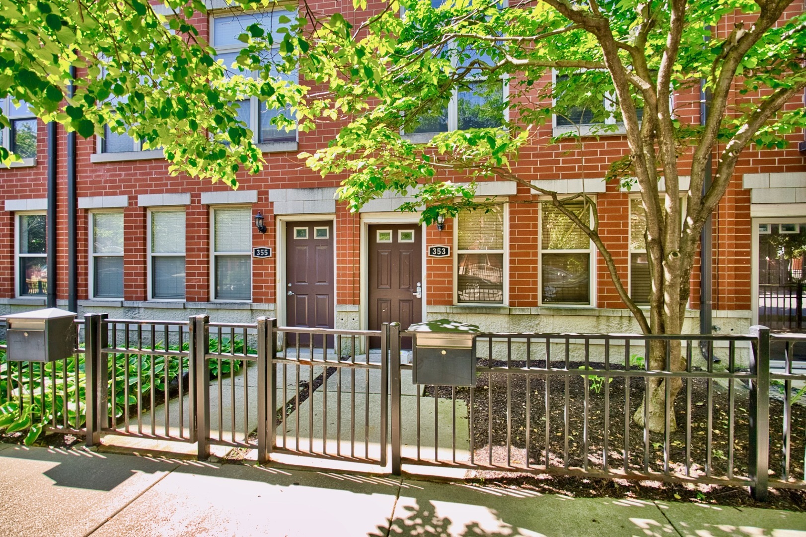 Property Photo: 353 E Eastgate Place IL 60616