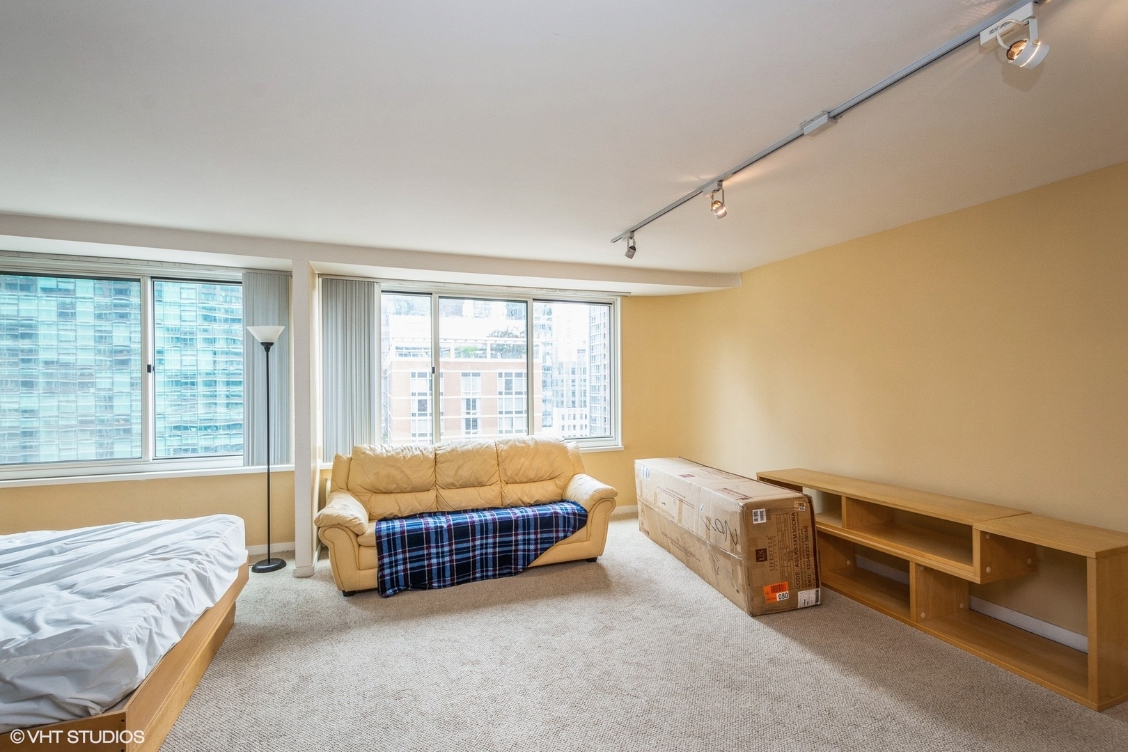 Property Photo: 211 E Ohio Street 2011 IL 60611