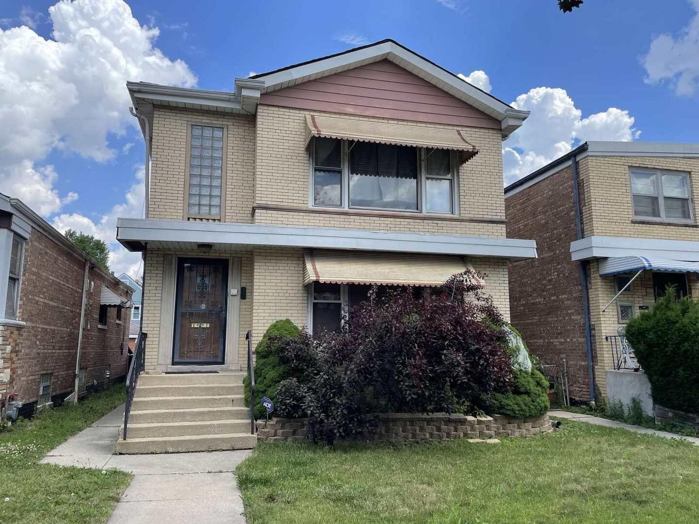 Property Photo:  2020 W 53rd Place  IL 60609 