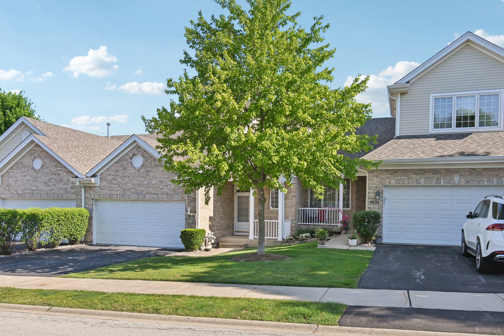 Property Photo: 11636 Waterway Court IL 60467
