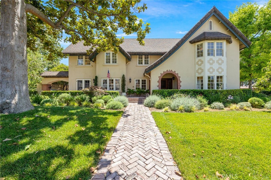 Property Photo: 3594 Castle Reagh Place CA 92506