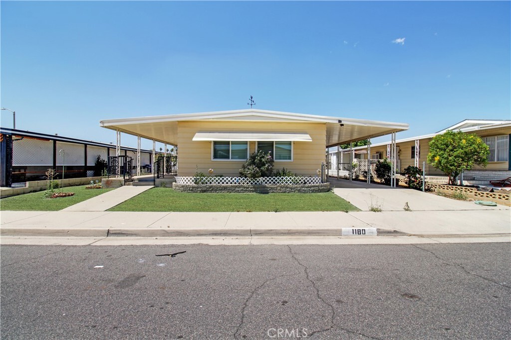Property Photo: 1180 Camino Del Rancho CA 92543