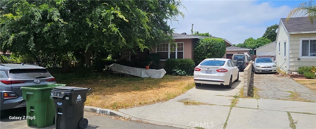 Property Photo: 7407 Densmore Avenue CA 91406