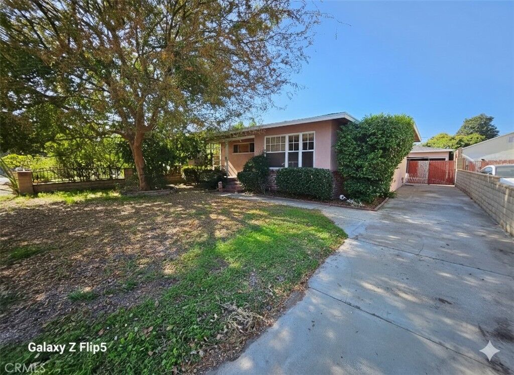 Property Photo:  7407 Densmore Avenue  CA 91406 