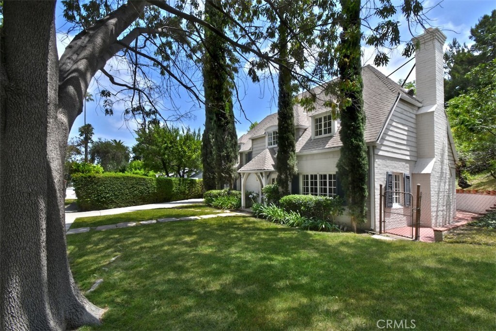 Property Photo: 4312 Noble Avenue CA 91403