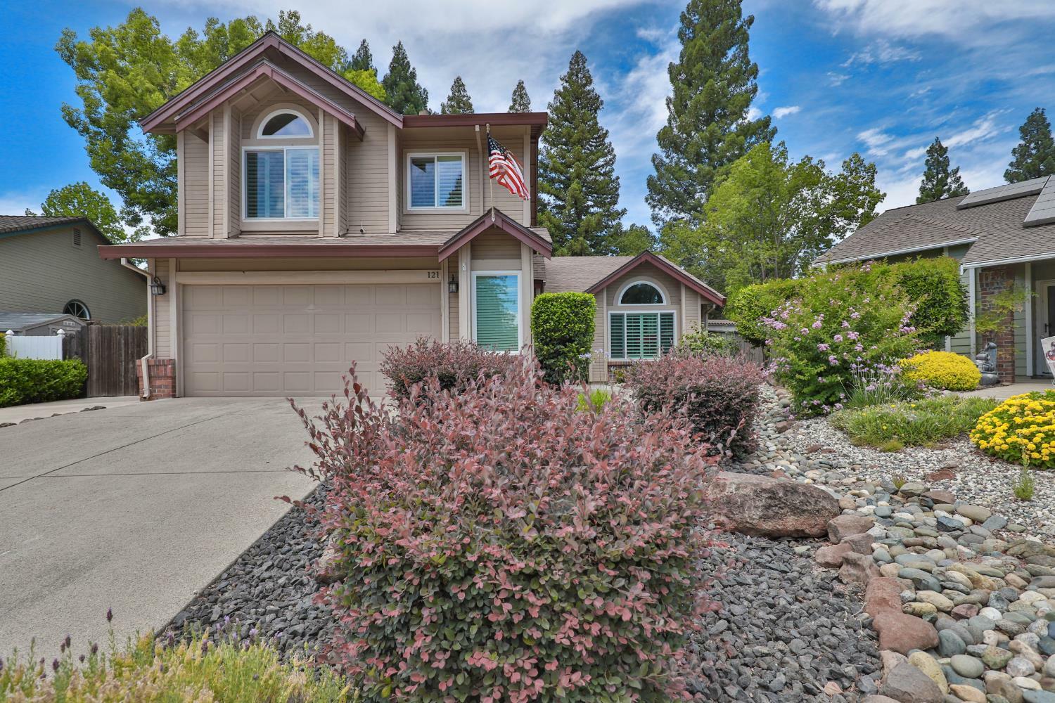 Property Photo: 121 Chesterfield Way CA 95630