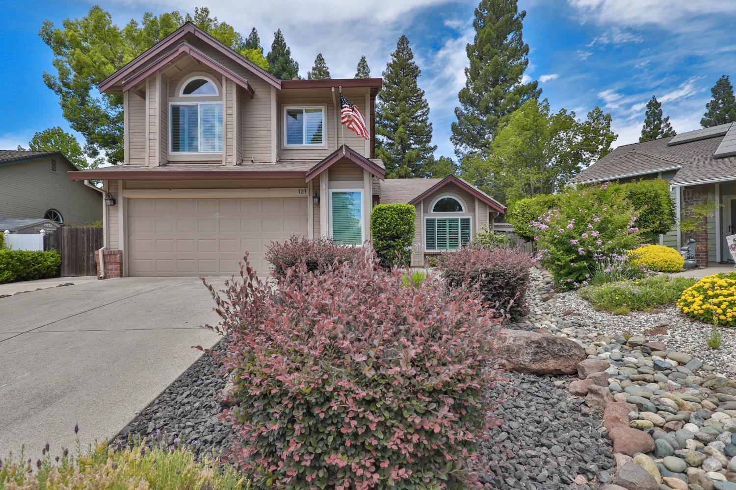 Property Photo: 121 Chesterfield Way CA 95630
