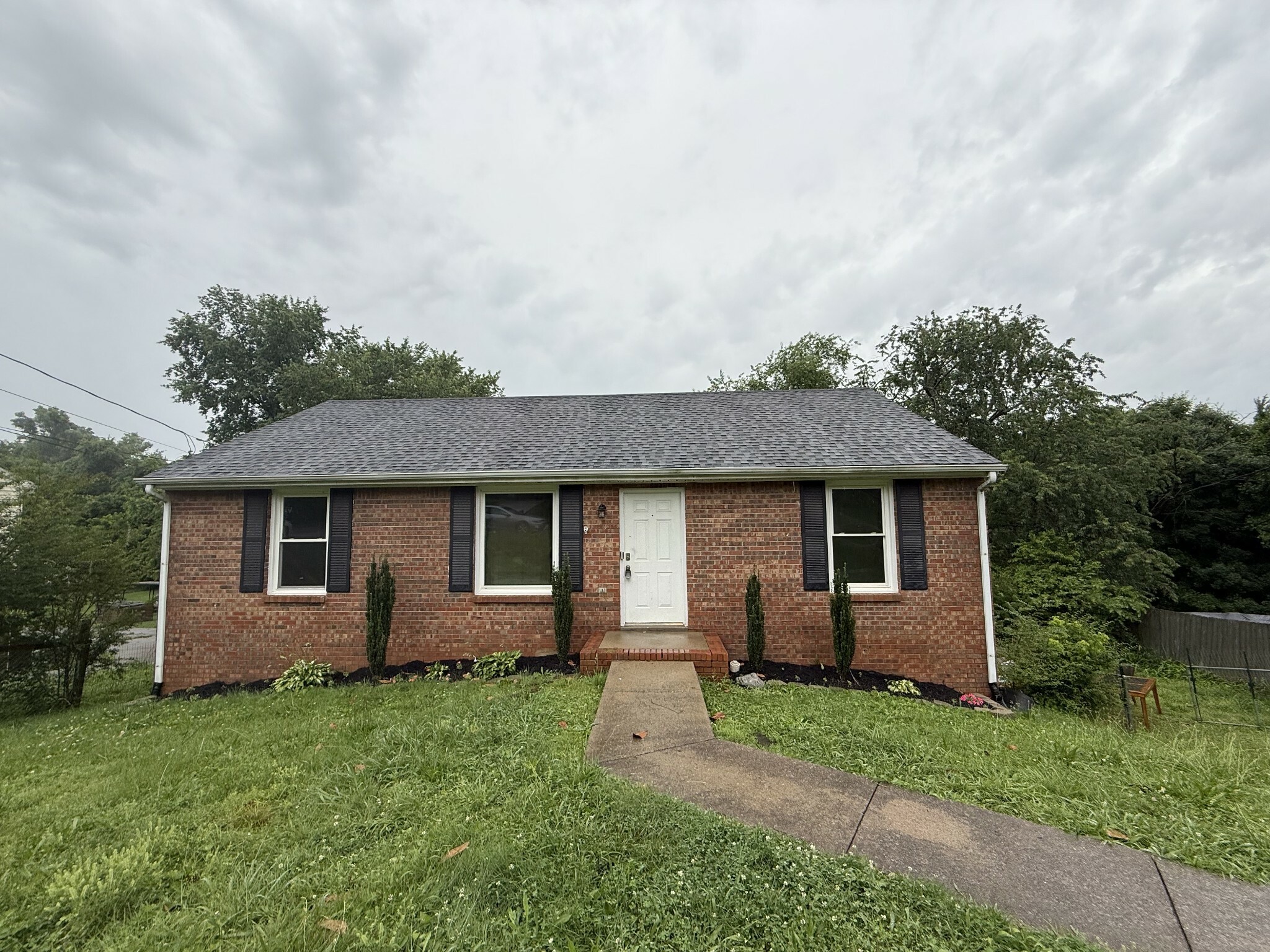 Property Photo: 712 Green Valley Ct TN 37042