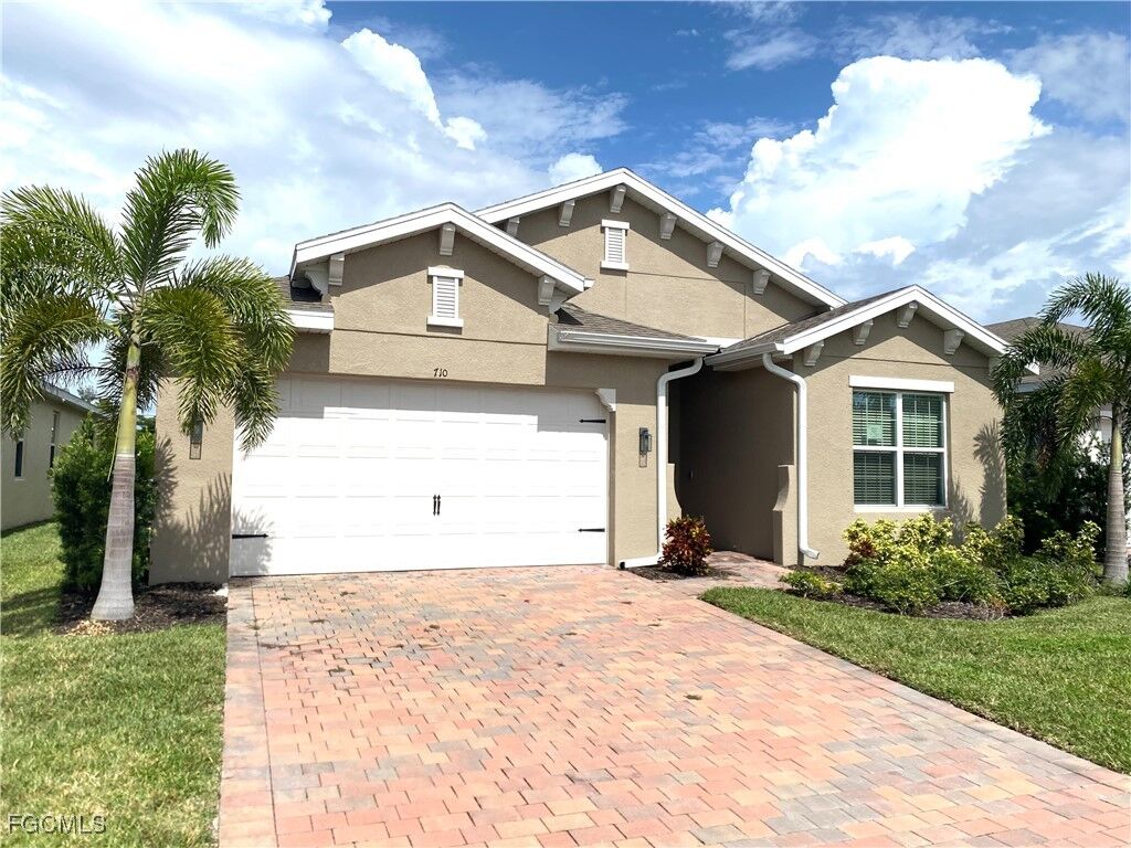 Property Photo: 710 Heather Lake Avenue FL 33993