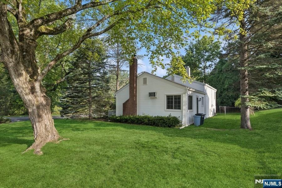 Property Photo:  44 Knickerbocker Road  NJ 07626 
