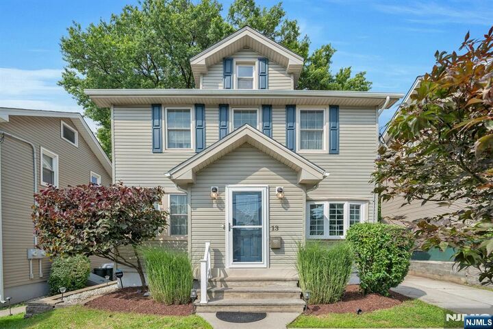 13 Magnolia Avenue  Kearny NJ 07032 photo