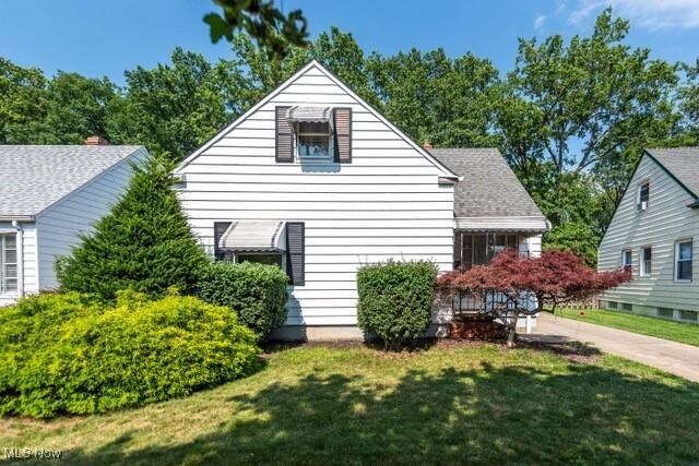 Property Photo: 427 E 275th Street OH 44132