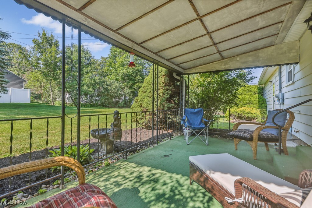 Property Photo: 679 W Florida Avenue OH 44672