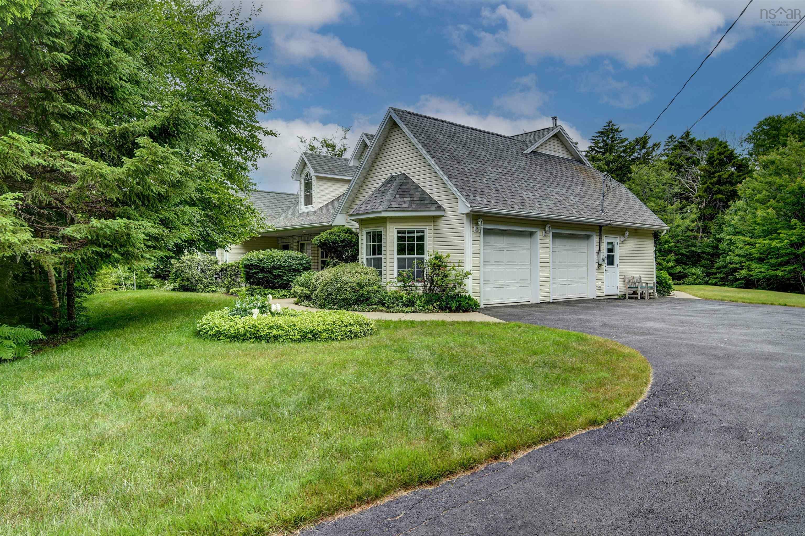 Property Photo: 717 High Road NS B2T 1E8