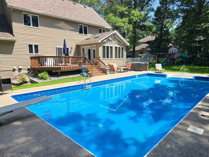 Property Photo:  850 Meadowlawn Court  MN 56377 