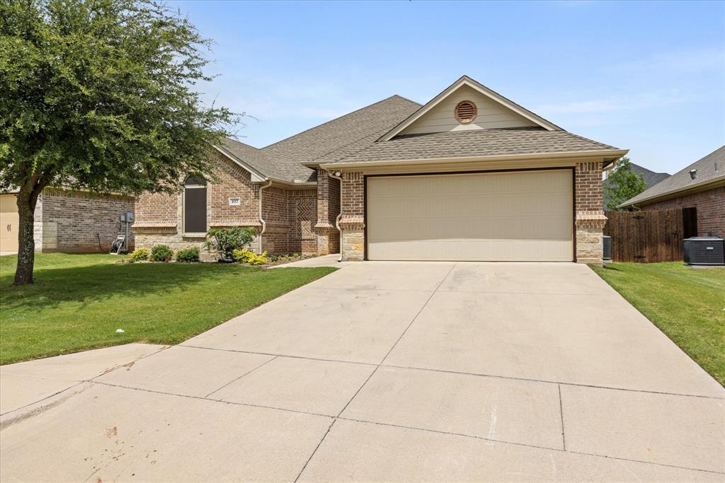 Property Photo: 107 Donna Circle TX 76049