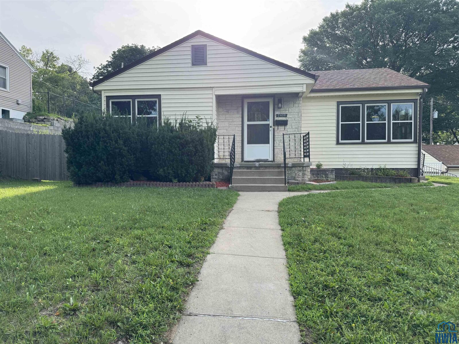 Property Photo: 2408 Allan St IA 51103