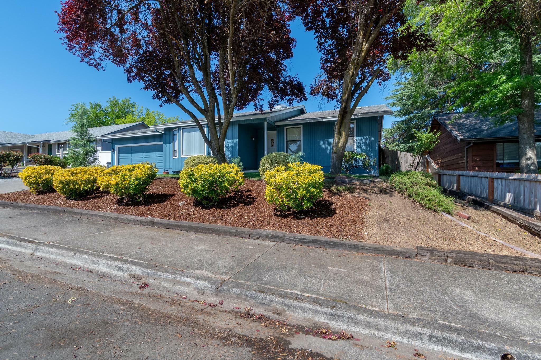 Property Photo: 1459 Severson Drive OR 97504