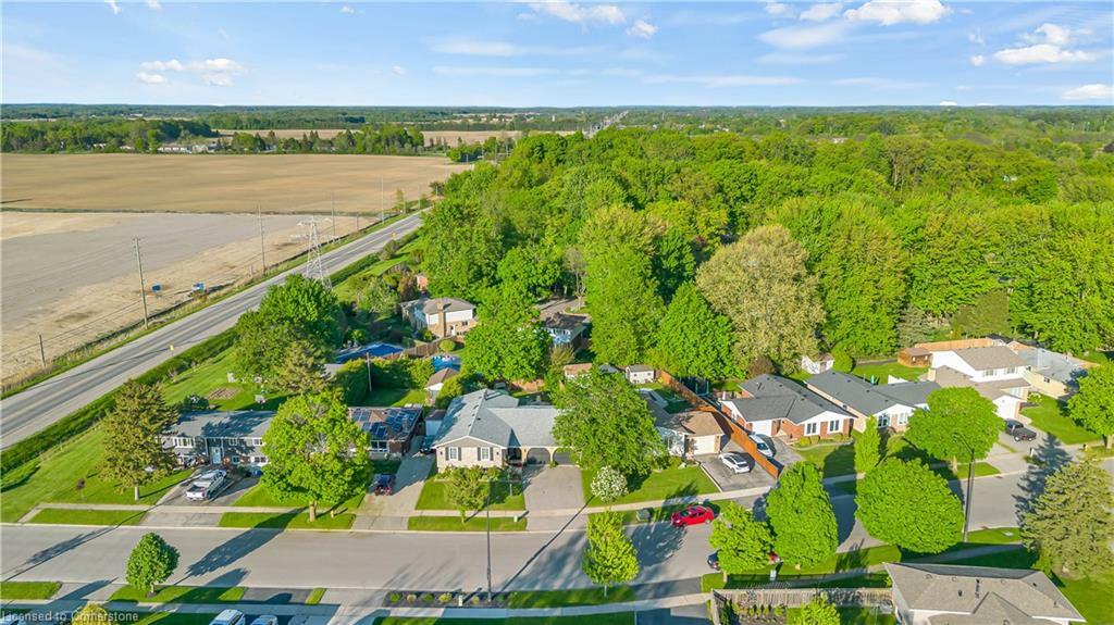 Property Photo:  18 Old Farm Road  ON N3R 6P5 