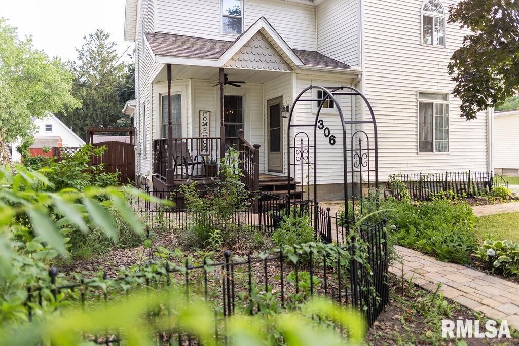 Property Photo:  306 W Fremont Street  IL 61529 