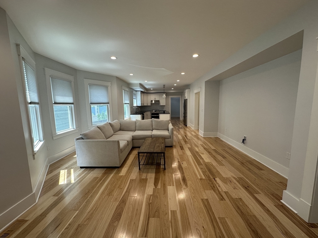 Property Photo: 90 Bartlett St 1 MA 02145