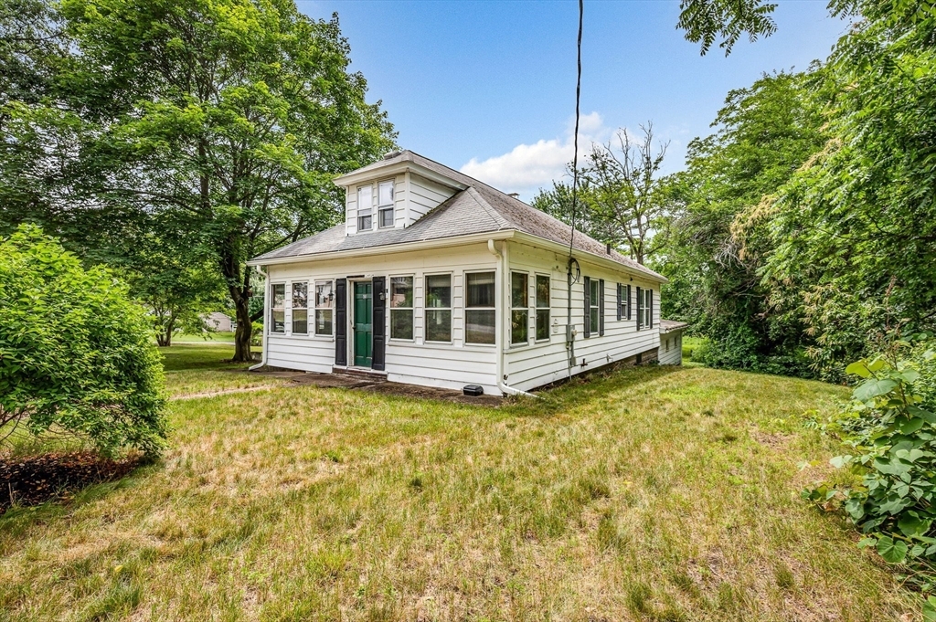 Property Photo: 59 Riverneck Rd MA 01824