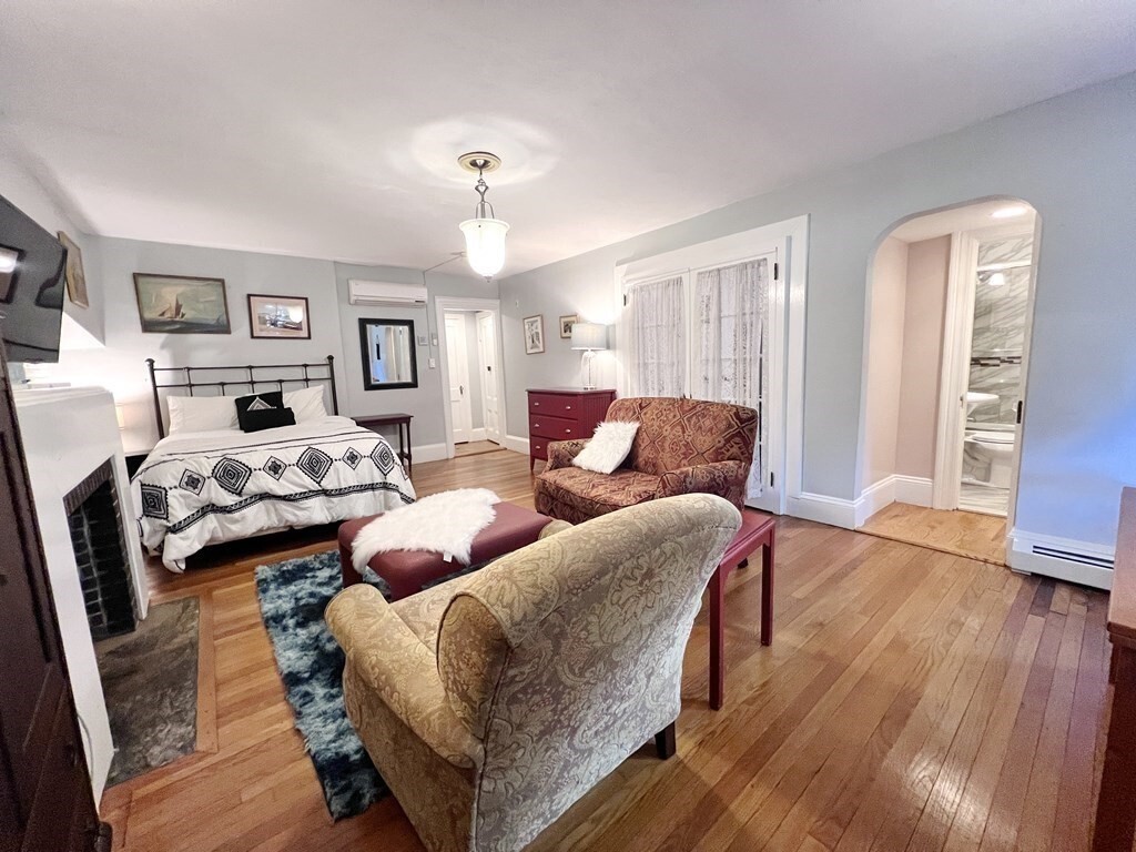 Property Photo:  86 Commonwealth Avenue Gf  MA 02116 