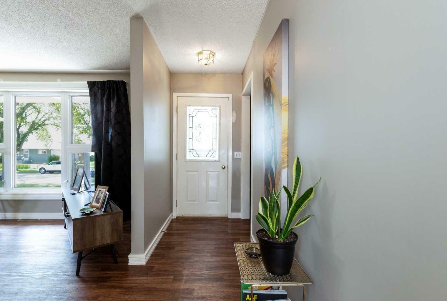Property Photo: 5720 49 Avenue AB T4L 1M4