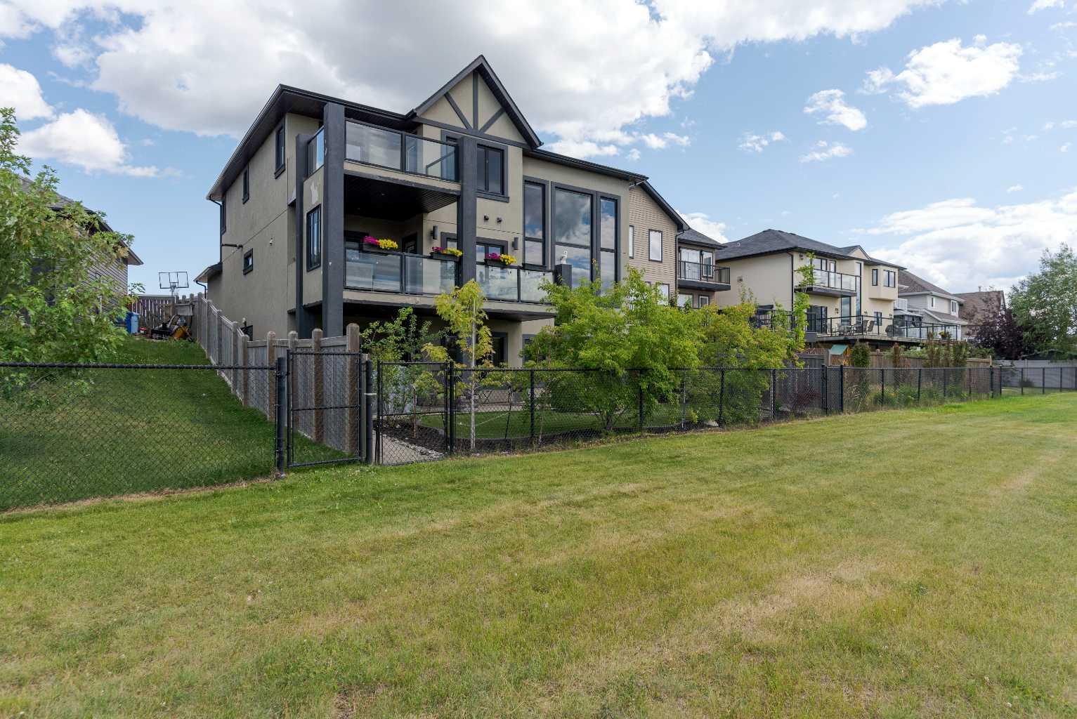 Photo de la propriété: 243 Wild Rose Street AB T9K 0G8