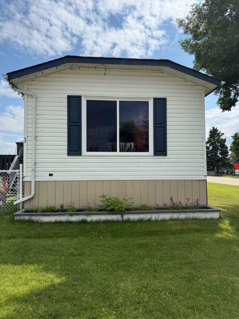 1 Davio Place  Whitecourt AB T7S 1V1 photo