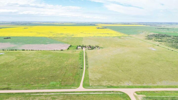Property Photo: 18320 Twp 39-0 AB T0C 2L0