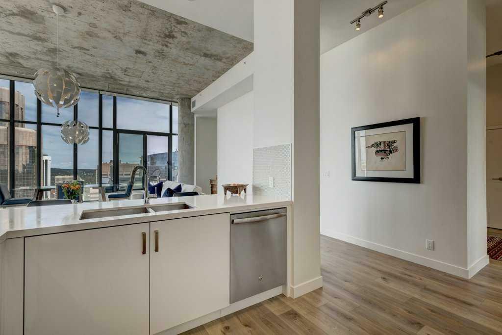 Property Photo: 1010 6 Street SW 3101 AB T2R 1B4