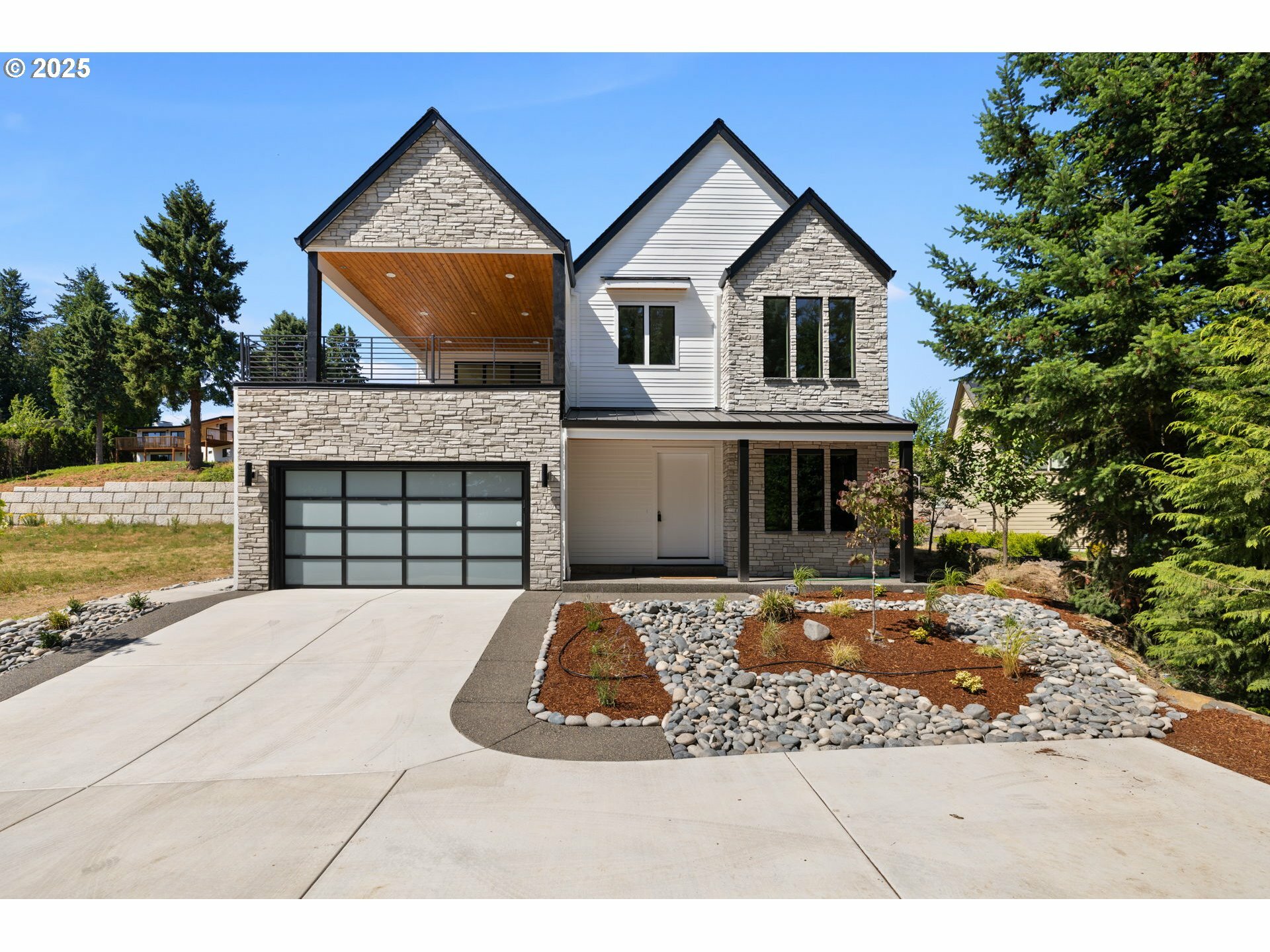 Property Photo: 16738 SE 44th Cir WA 98683