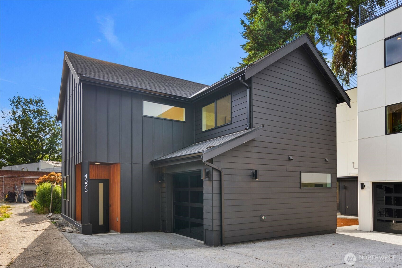 Property Photo: 4525 S Orcas Street WA 98118