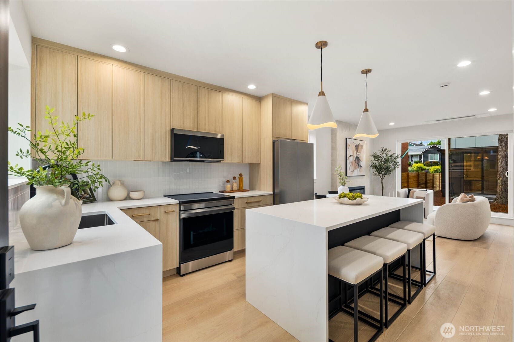 Property Photo:  4525 S Orcas Street  WA 98118 
