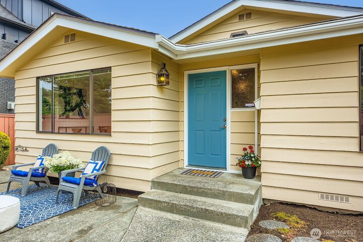 Property Photo: 3226 29th Avenue W WA 98199