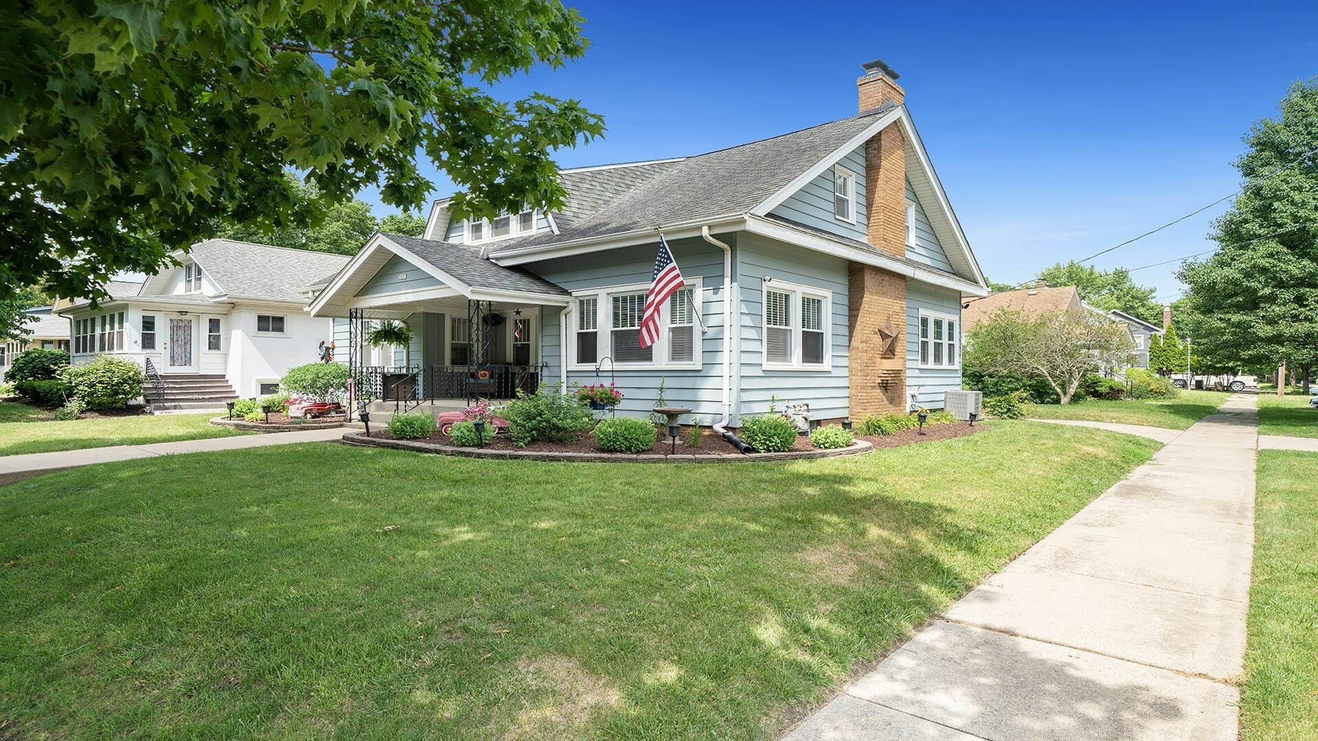 Property Photo: 2003 Melrose Street IL 61103