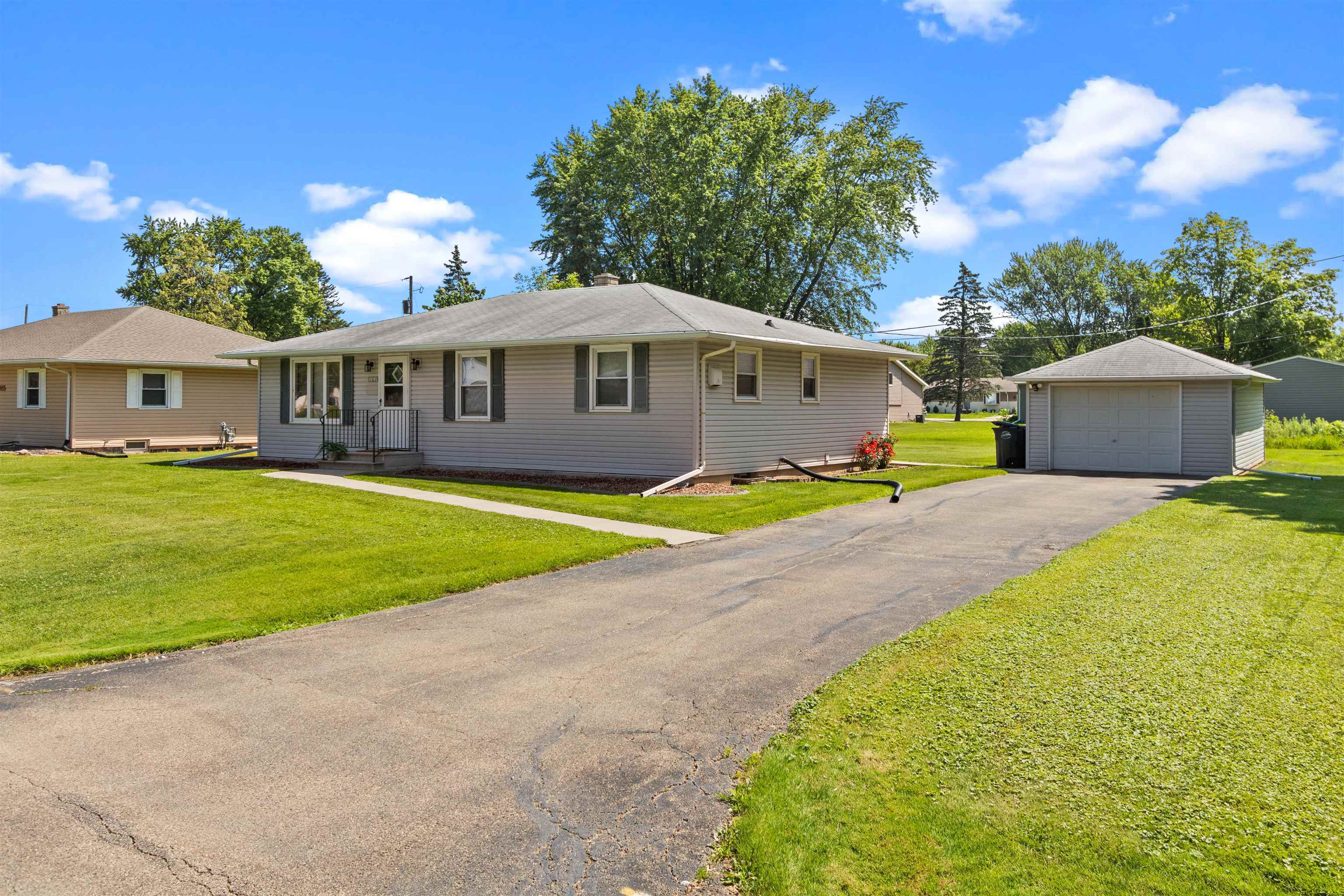 Property Photo: 1103 Stead Drive WI 54952