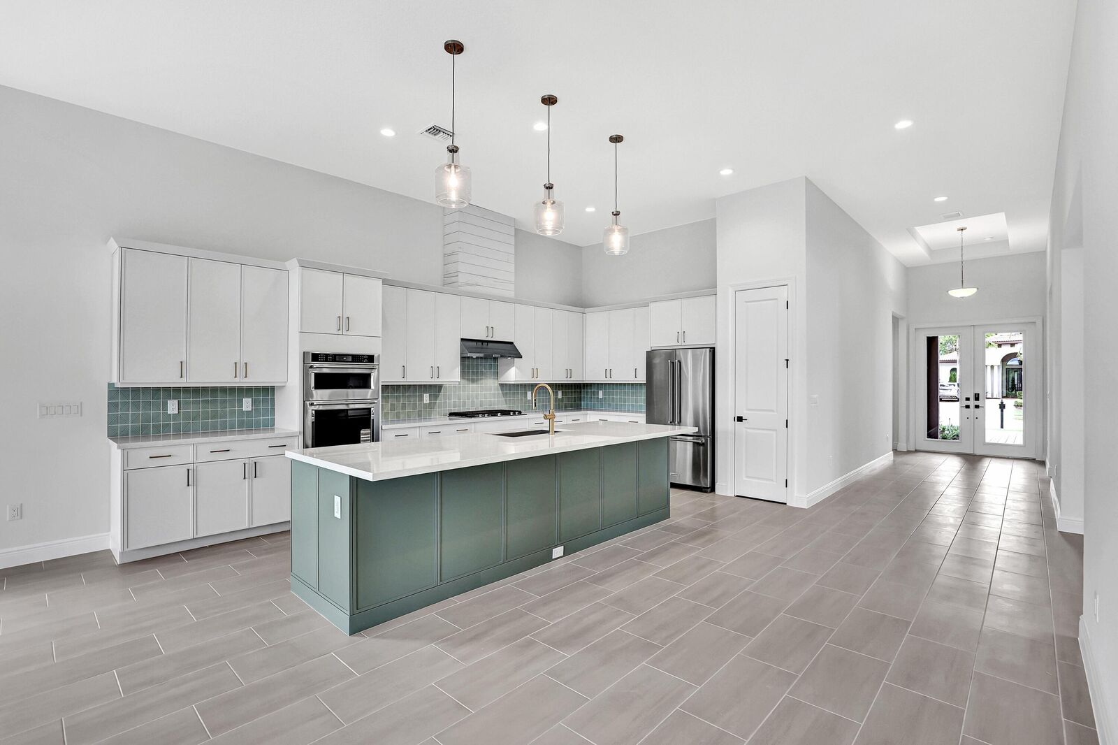 Property Photo:  182 SE Calmo Circle  FL 34984 