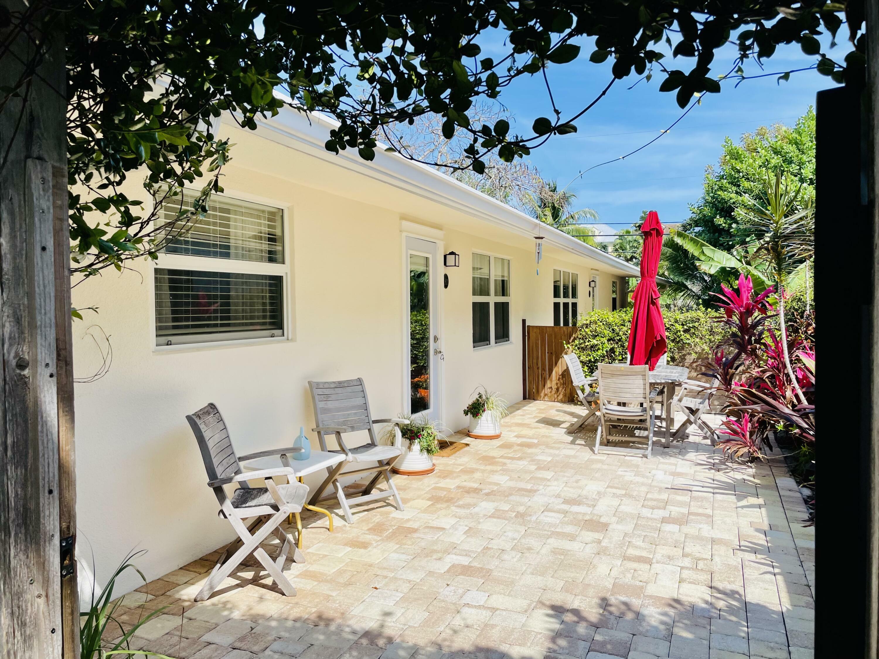 Property Photo: 311 N Swinton Avenue FL 33444