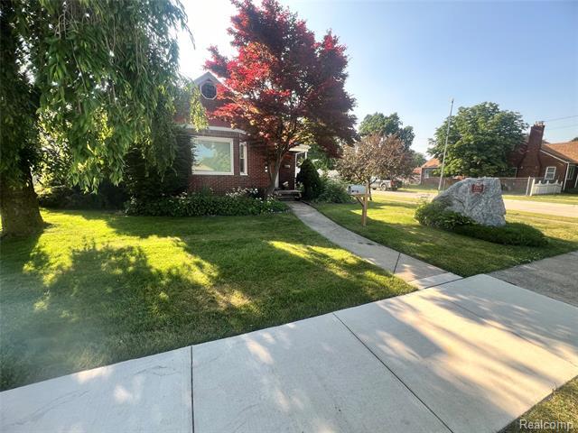 Property Photo: 7208 Rosedale Boulevard MI 48101