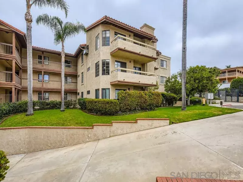 Property Photo: 2630 Erie St 16 CA 92110