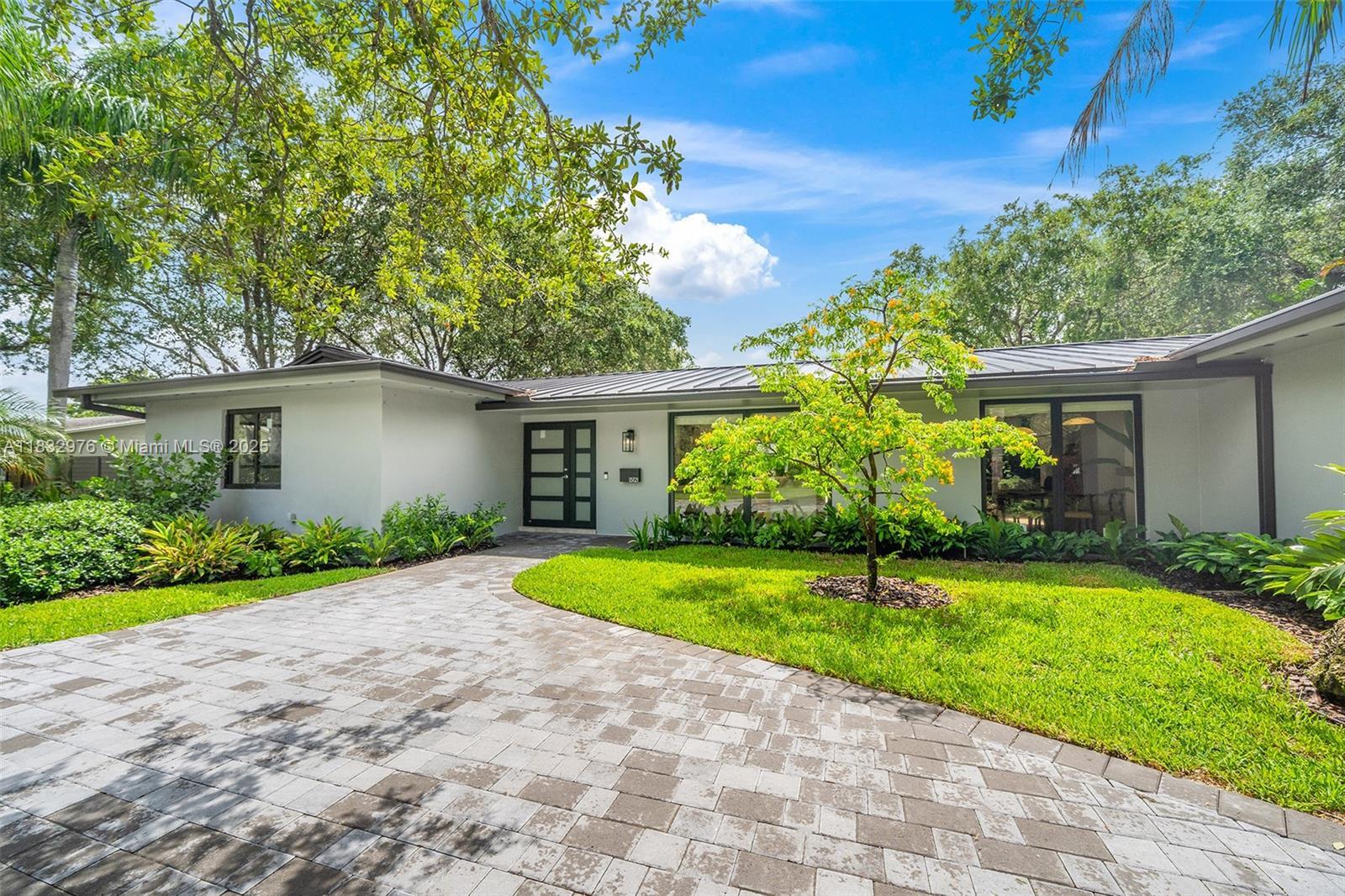 Property Photo: 15121 SW 69th Ct FL 33158