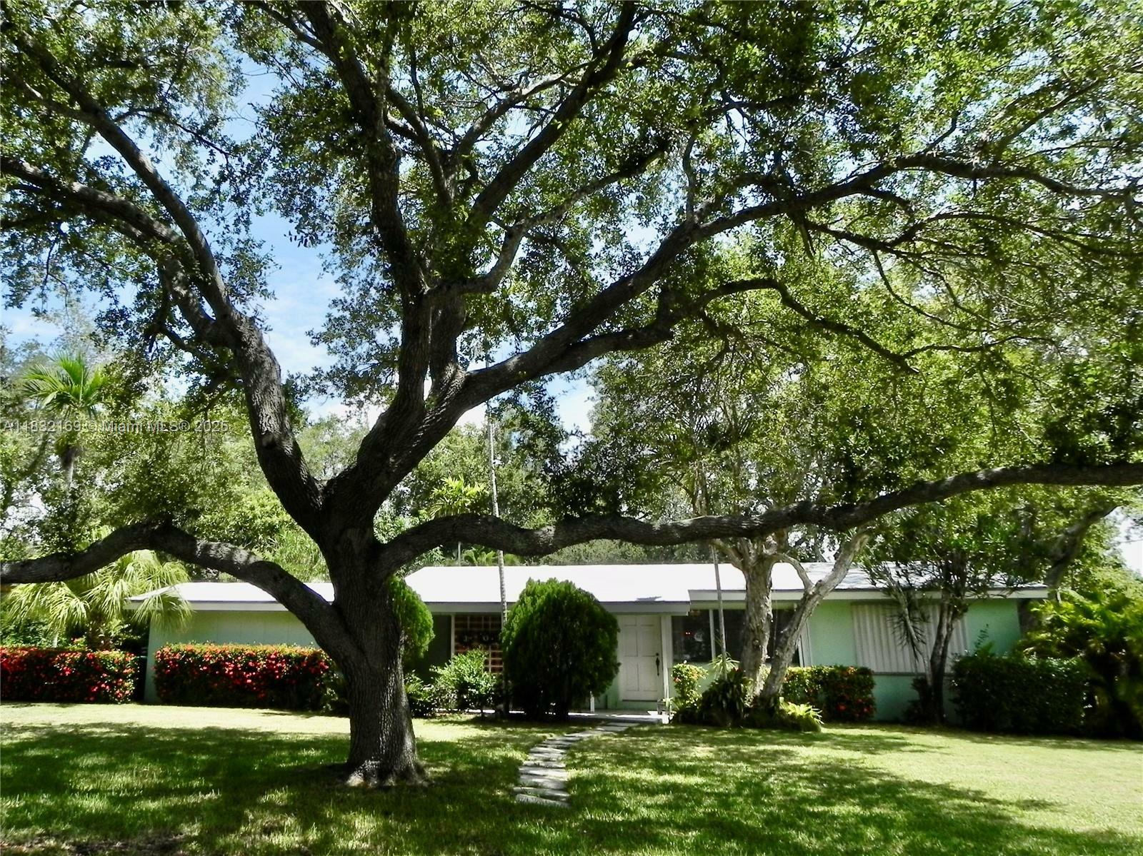 8225 SW 97th St  Miami FL 33156 photo