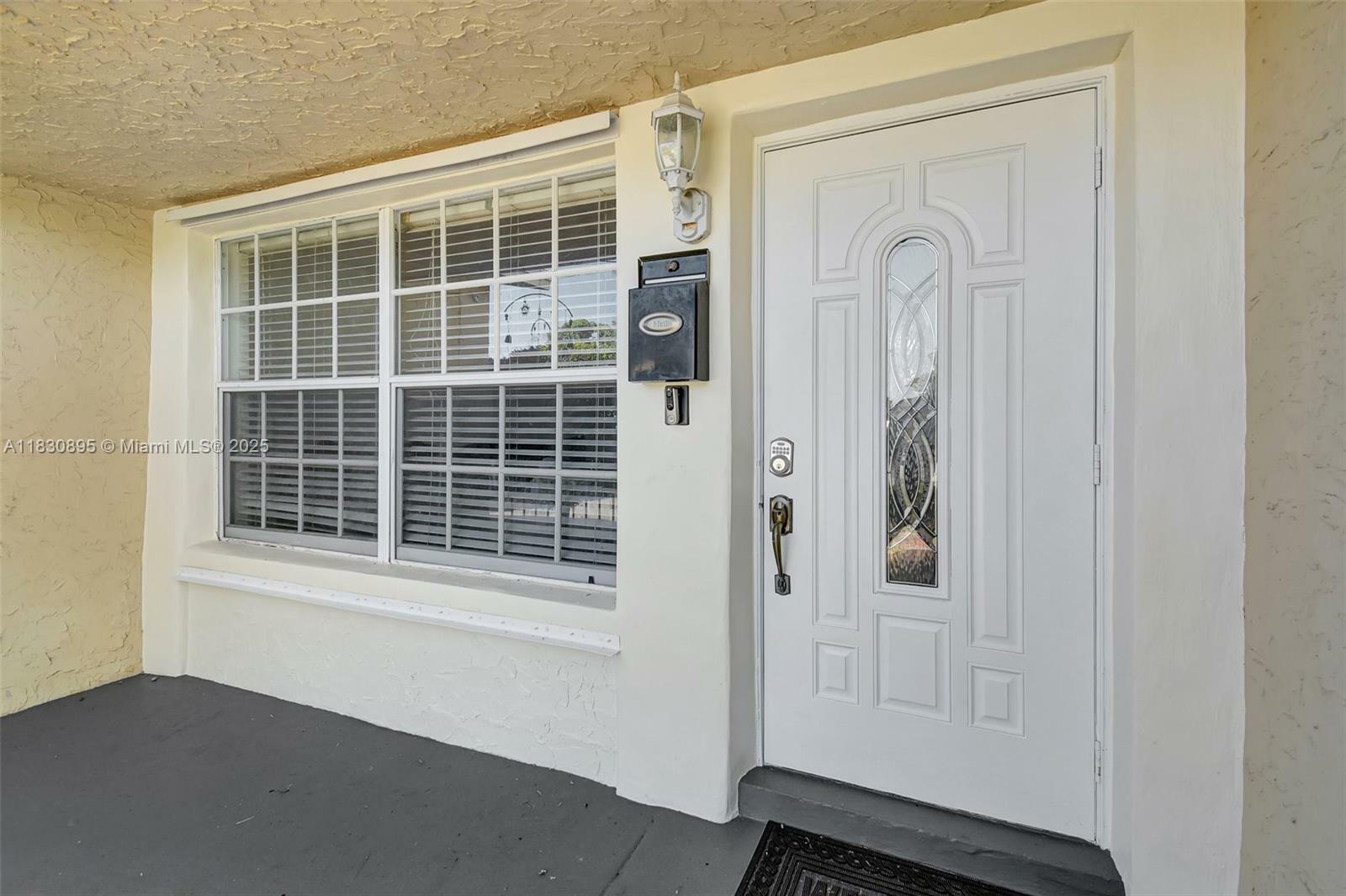 Property Photo: 880 SW 64th Ter FL 33068
