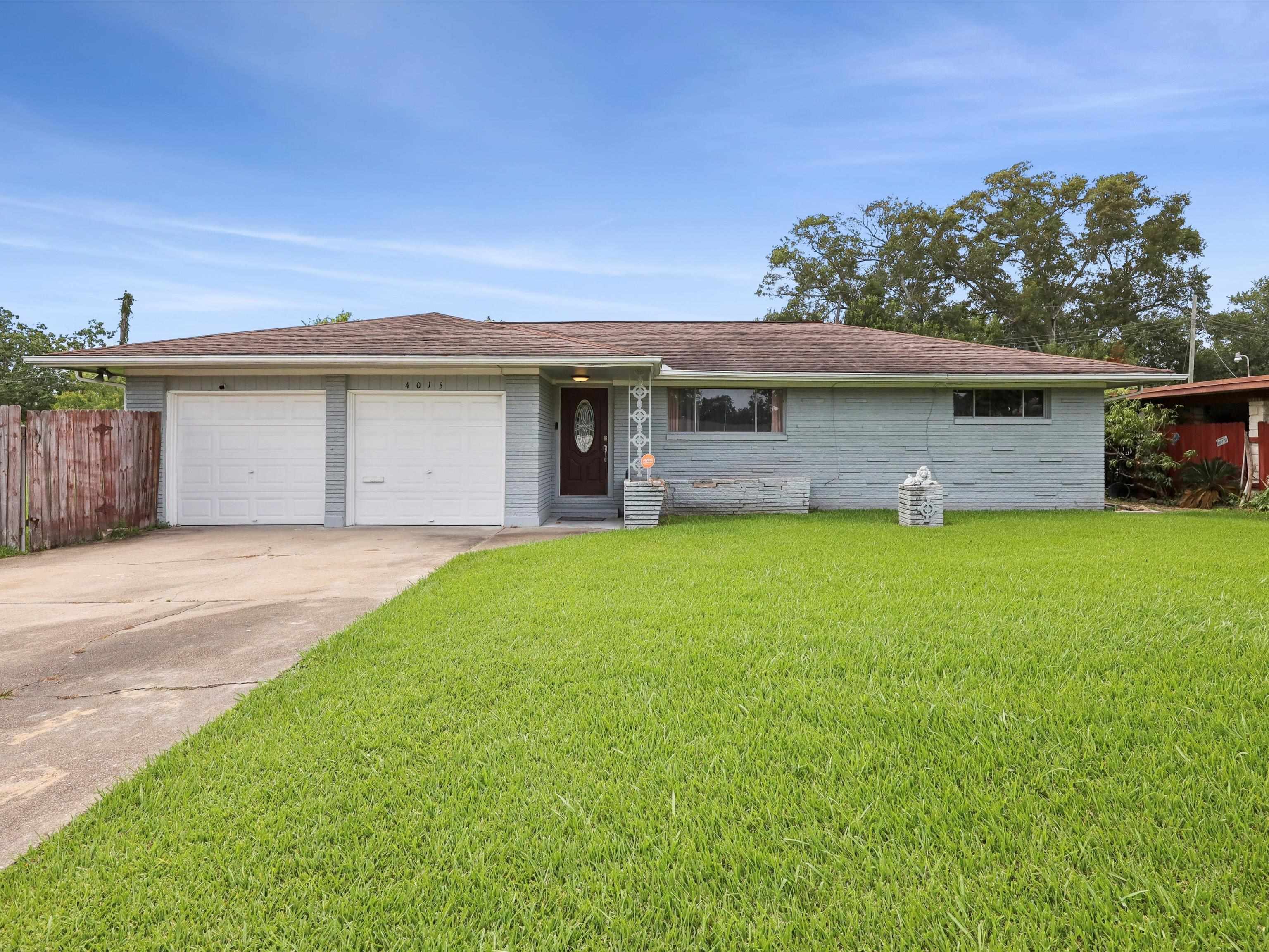 Property Photo: 4015 42nd St TX 77642