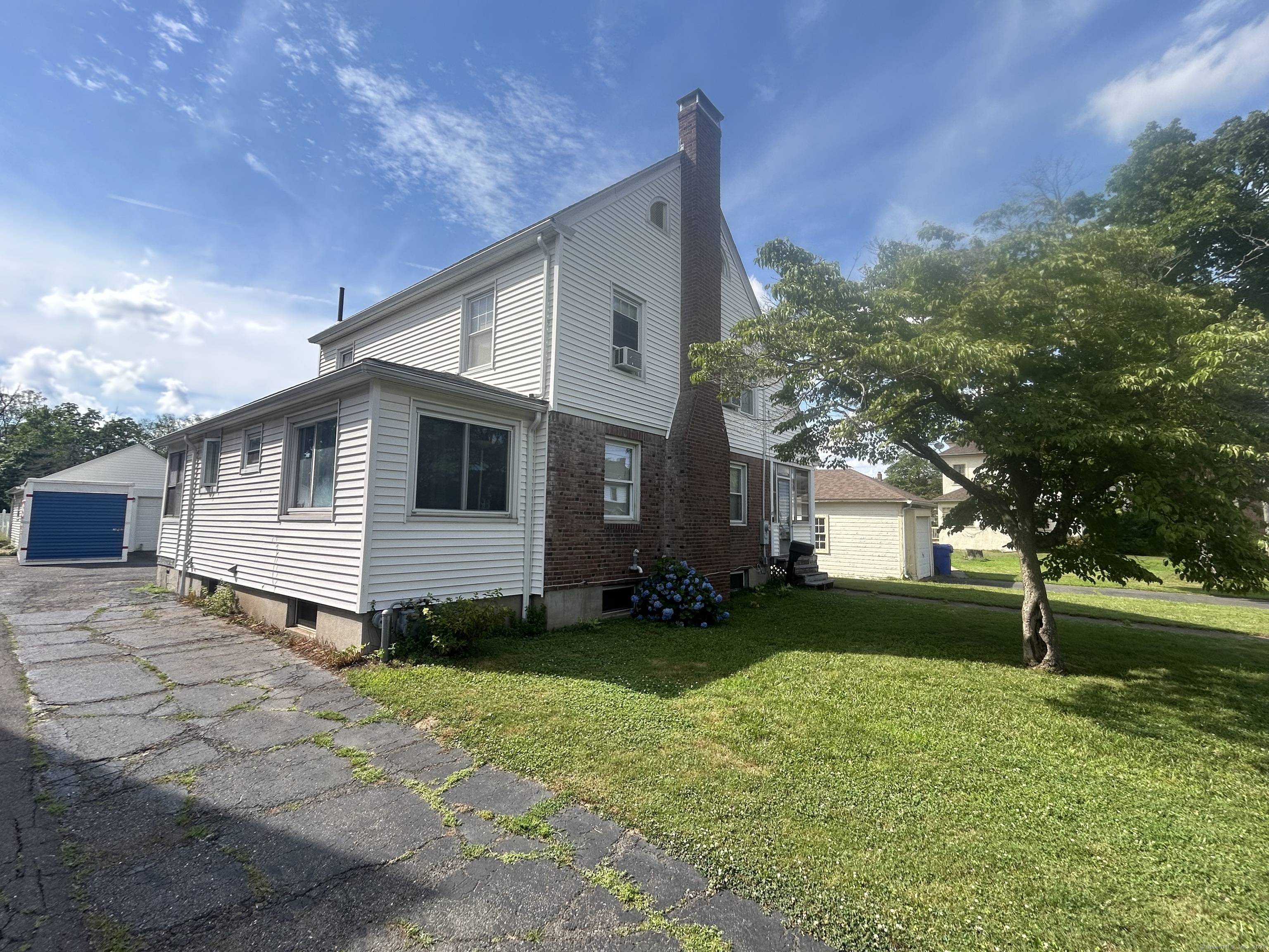Property Photo: 21 Walter Place CT 06108