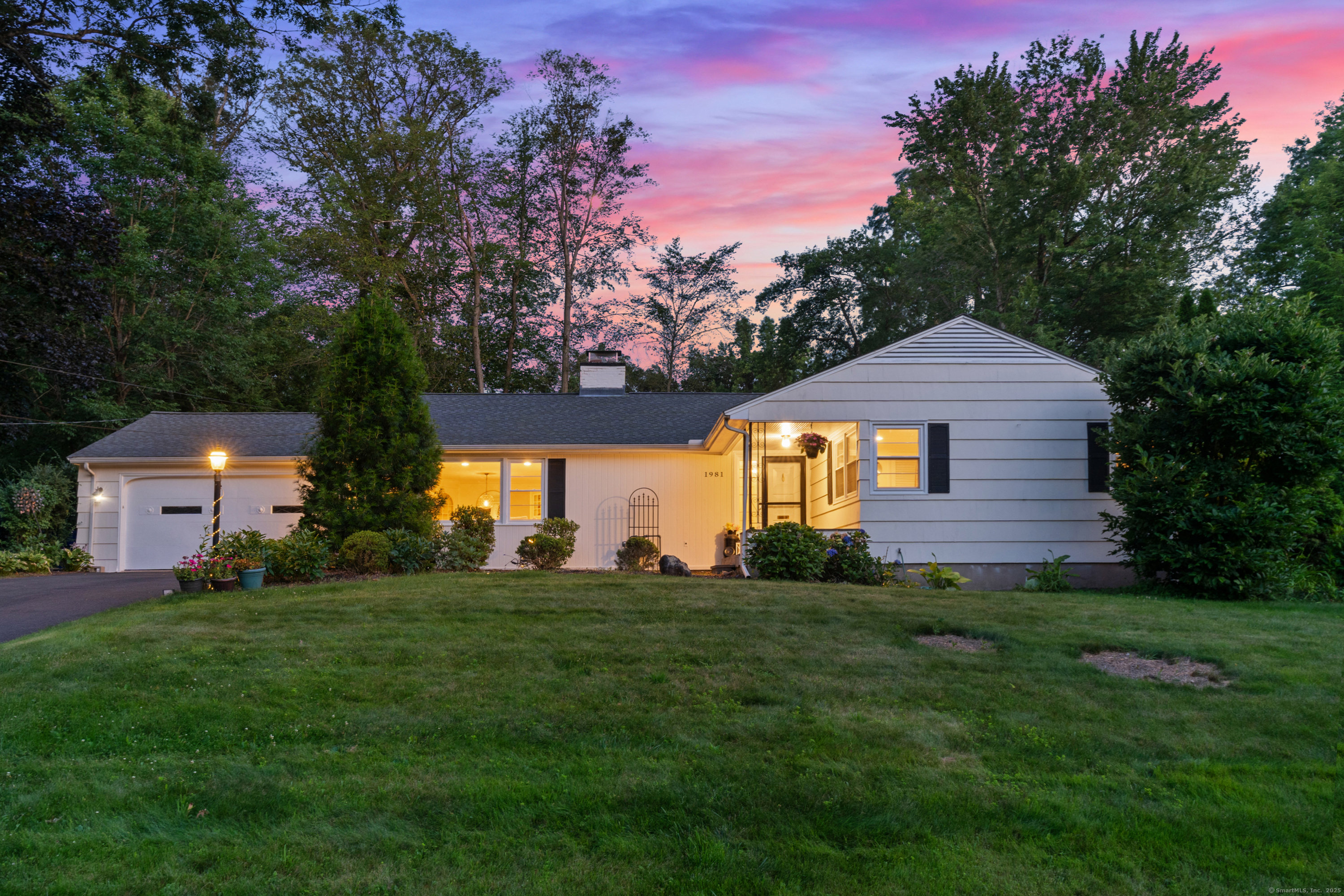 Property Photo: 1981 Asylum Avenue CT 06117