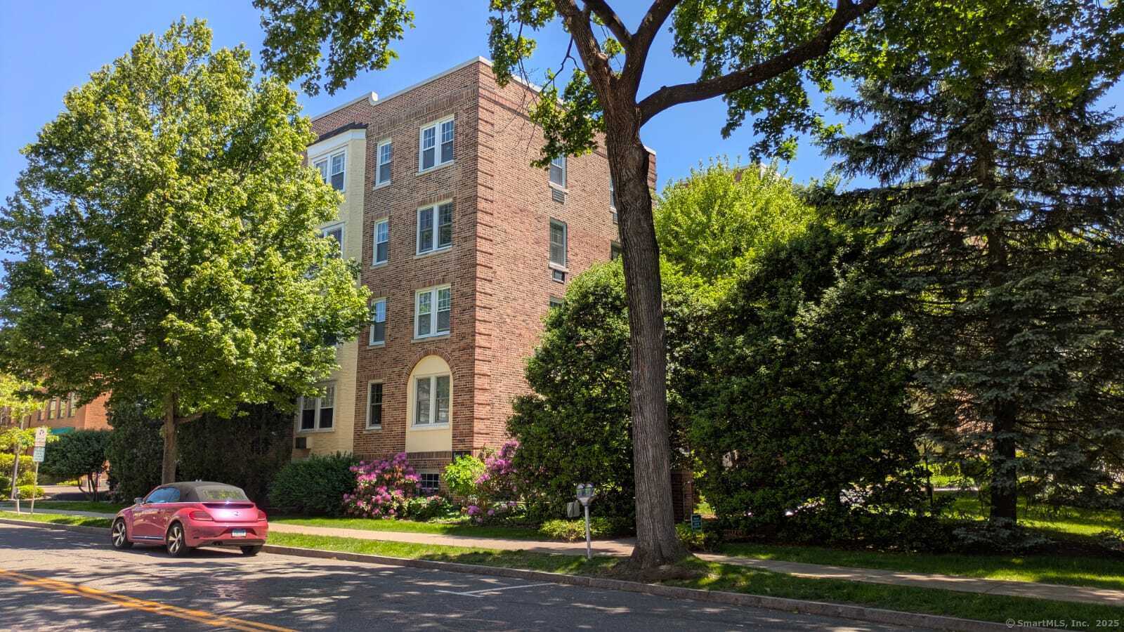 Property Photo: 169 Mason Street Apt 4D CT 06830